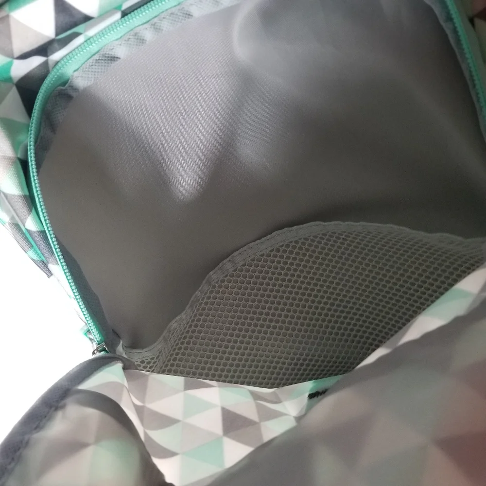 LIKE NEW EASTSPORT BACKPACK
